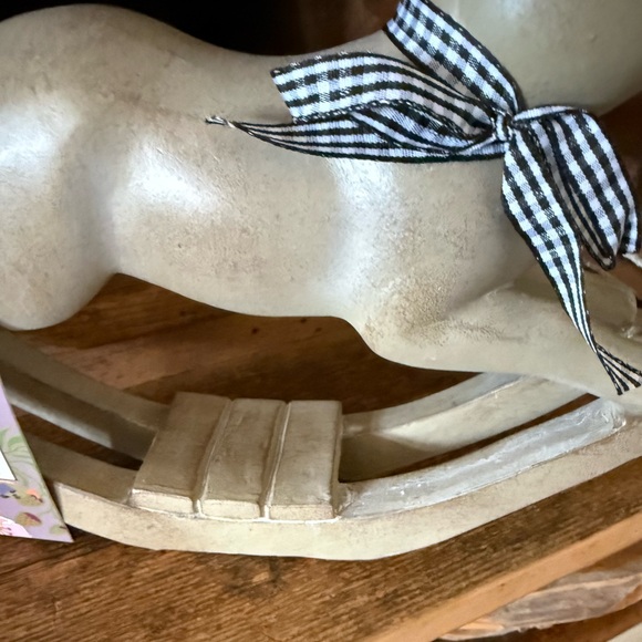 Adorable Brand NWT Rocking Rabbit Spring Easter Decor - Picture 3 of 16